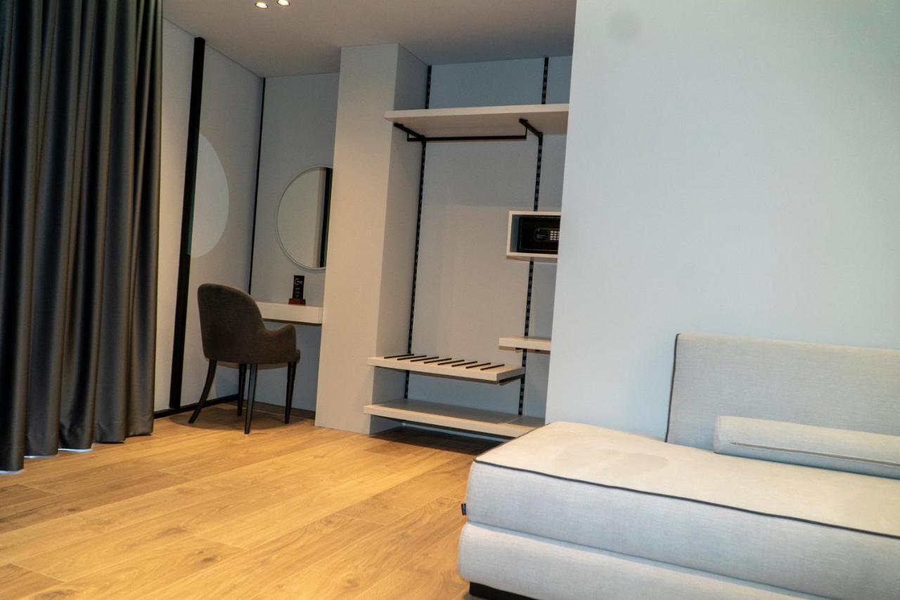 סרנדה Center Hotel מראה חיצוני תמונה