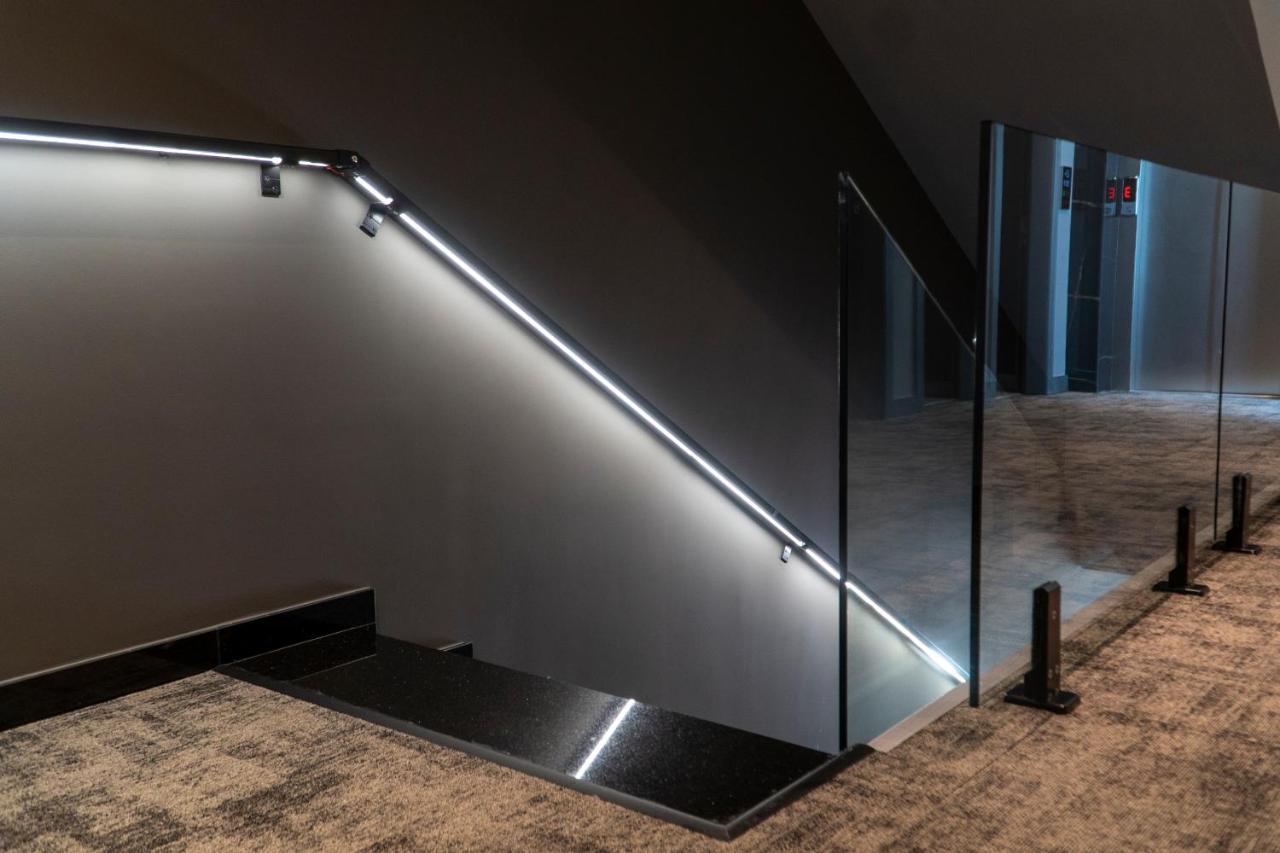 סרנדה Center Hotel מראה חיצוני תמונה